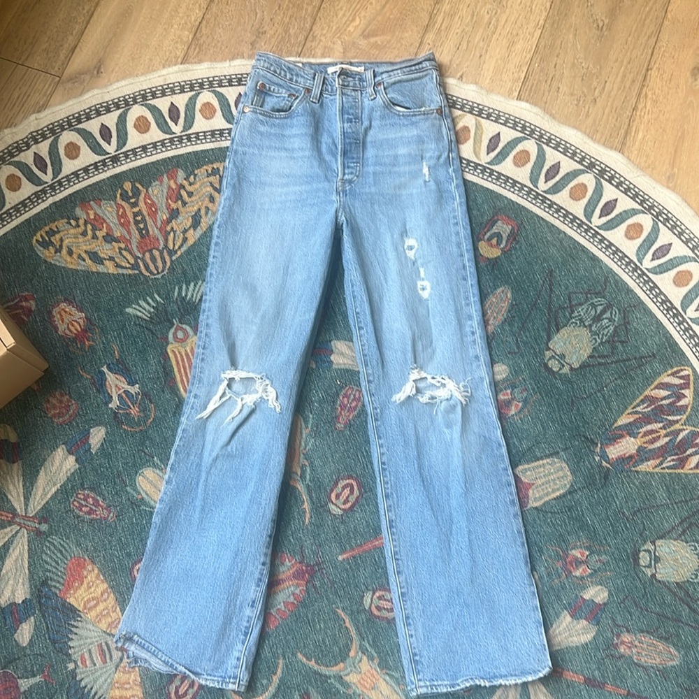 Levi’s straight leg Jean